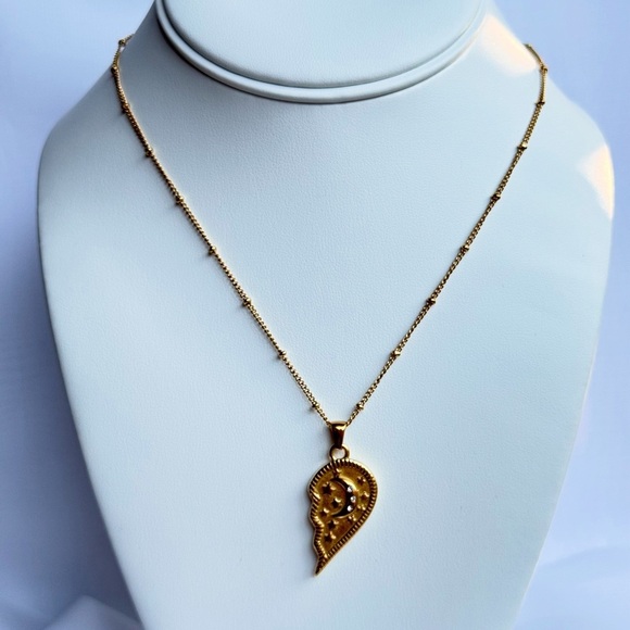 Gold Half Heart Pendant Necklace - Picture 1 of 1